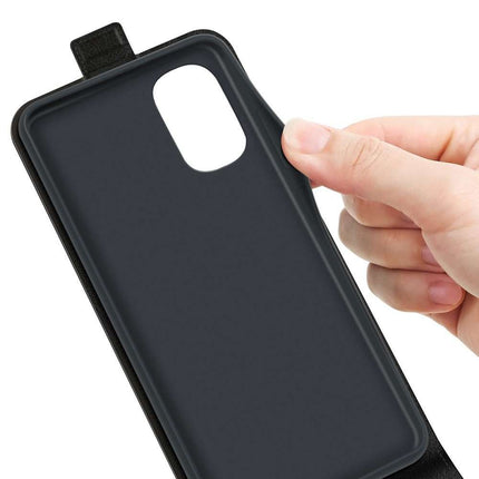 Motorola Moto G62 5G Flip Case (Black) - Casebump
